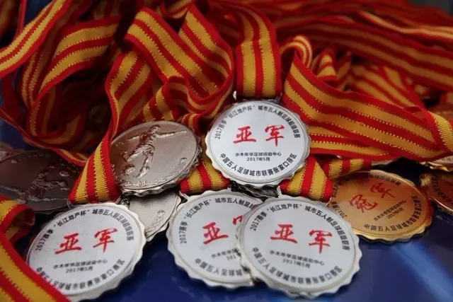主场哨？🧠都是被恶犯 为啥哈特罚一个 文班罚两个？